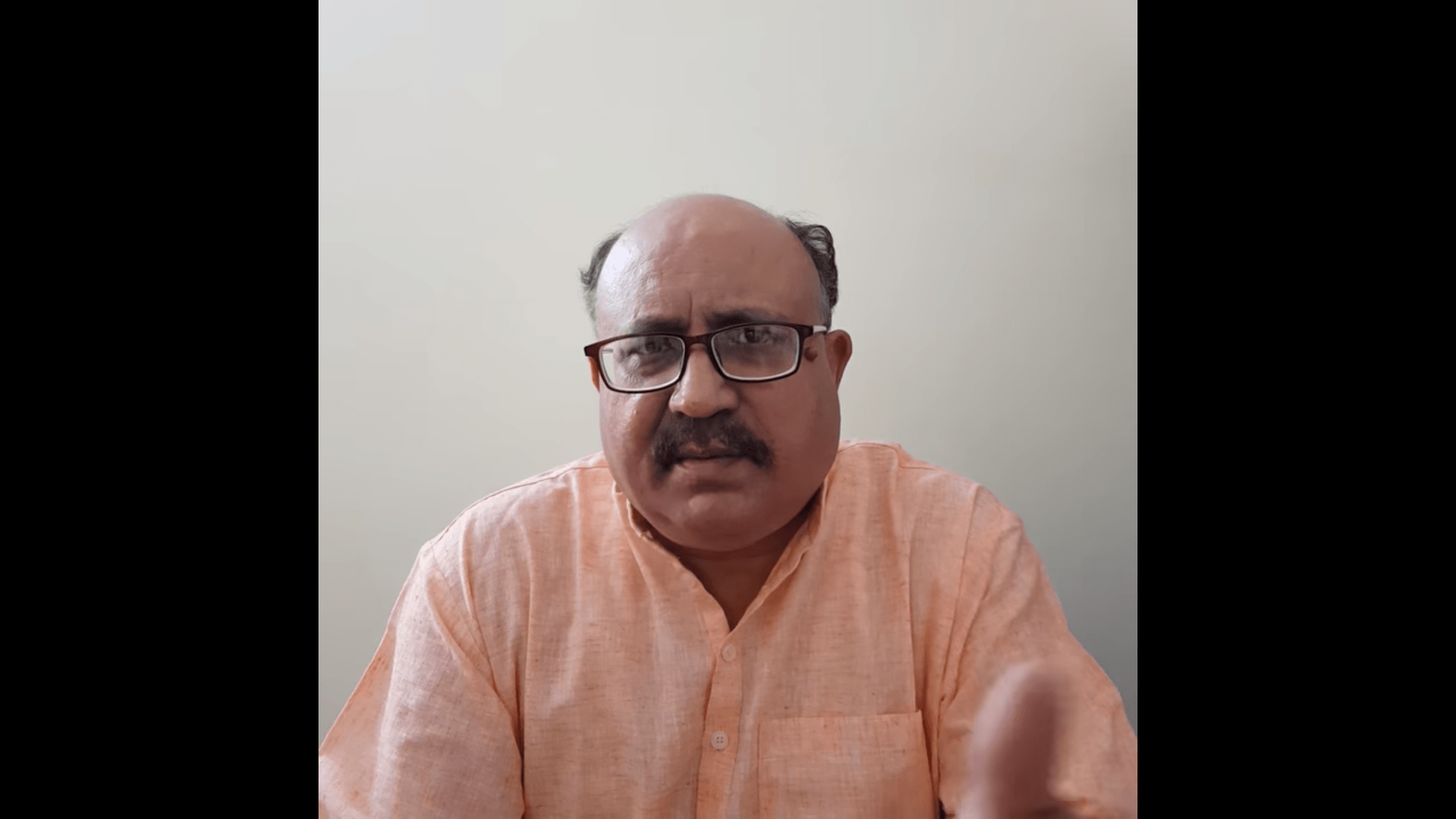 صحافی راجیو شرما۔ (فوٹو: یوٹیوب)