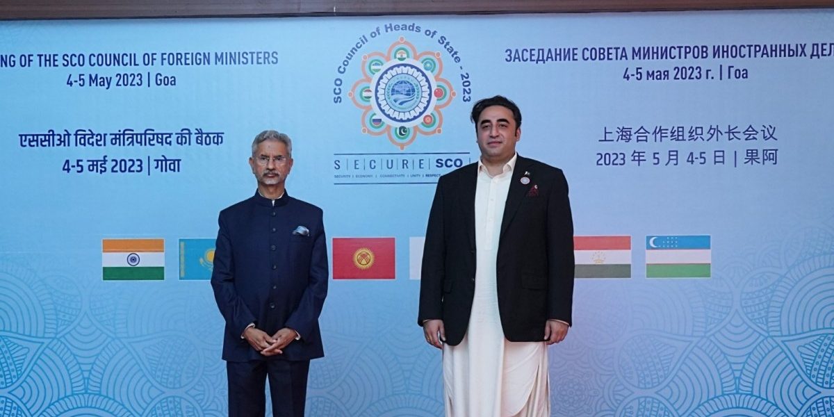 ہندوستانی وزیر خارجہ ایس جےا شنکر اپنے پاکستانی ہم منصب بلاول بھٹو زرداری کے ساتھ۔ فوٹو: وزارت خارجہ