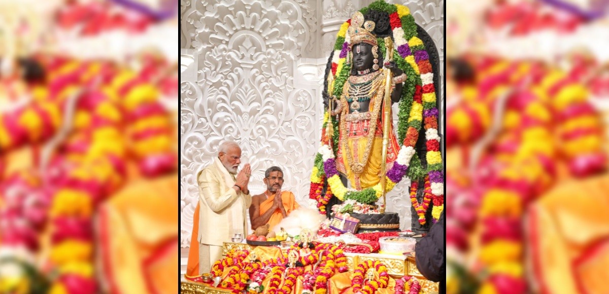 وزیر اعظم نریندر مودی 22 جنوری 2024 کو ایودھیا میں رام مندر کی پران — پرتشٹھا کی تقریب کے دوران۔ (تصویر بہ شکریہ: پی آئی بی)