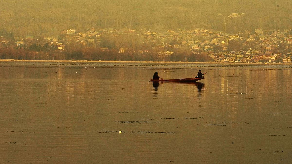 کشمیر کی ڈل جھیل۔ (تصویر: اسپیشل ارینجمنٹ)