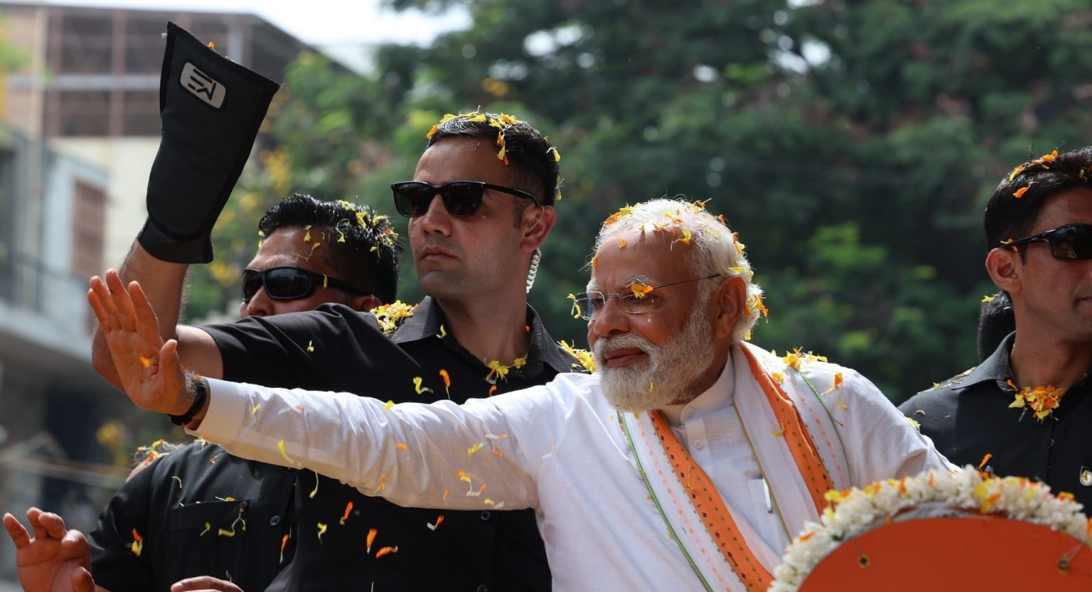 وزیر اعظم نریندر مودی کرناٹک میں ایک انتخابی ریلی کے دوران۔ (فوٹو بہ شکریہ: فیس بک/بی جے پی کرناٹک)