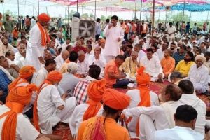 ہریانہ کے پلوال ضلع میں 13 اگست کو ہندوتوا تنظیموں کی طرف سے منعقد  مہاپنچایت میں جمع لوگ ۔ (فوٹو بہ شکریہ: فیس بک)