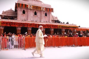 ایودھیا میں رام مندر کی پران—پرتشٹھا کی تقریب میں وزیر اعظم نریندر مودی۔ (تصویر بہ شکریہ: پی آئی بی)
